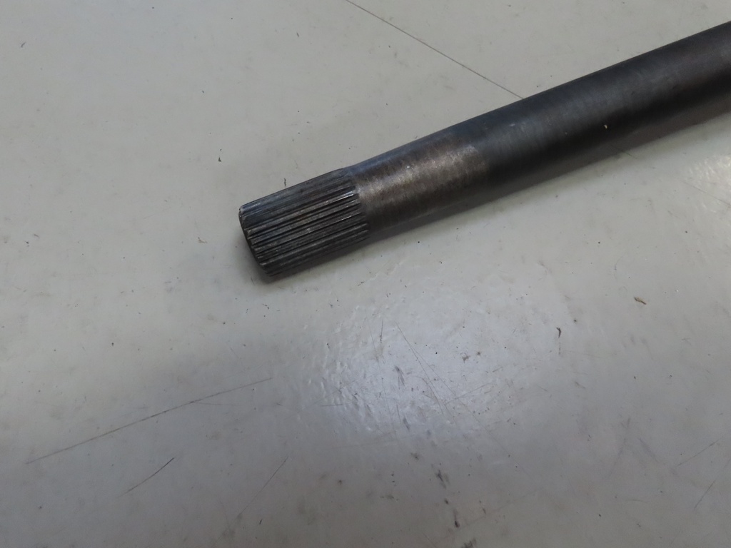 ISUZU D-Max Steckwelle