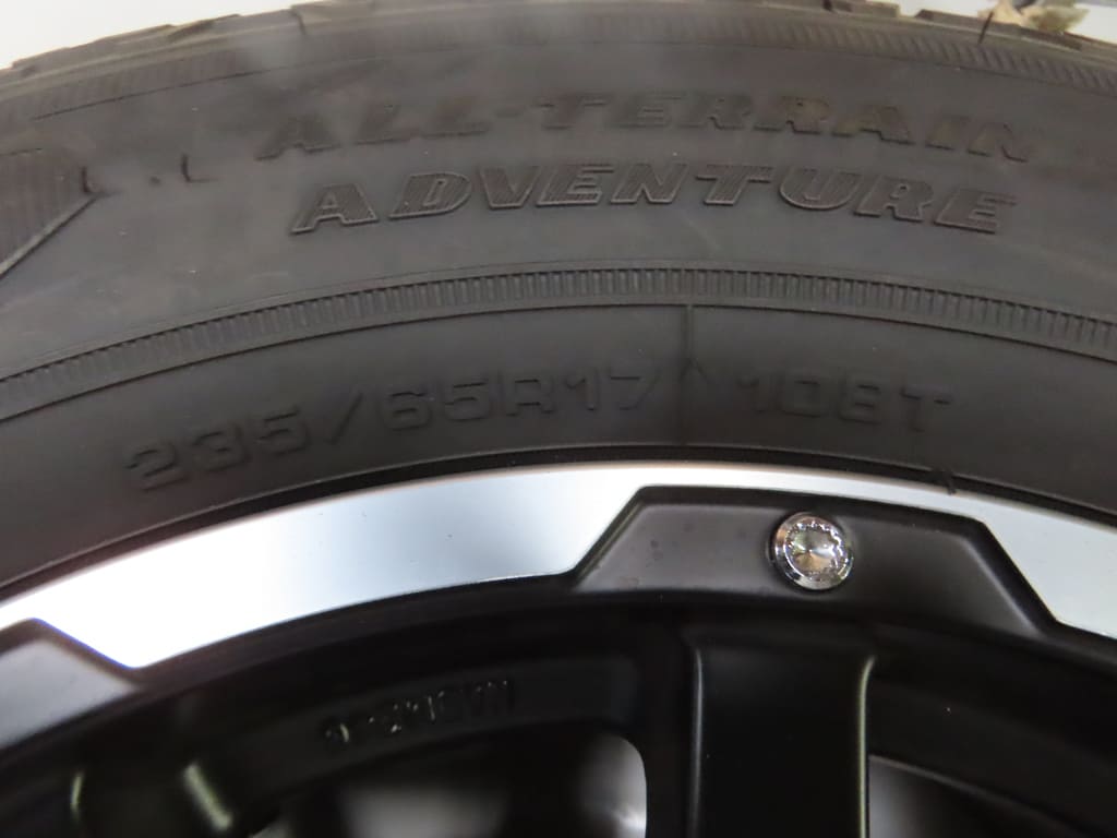 Radsatz Wrangler Goodyear All Rerrain Adventure inkl. Schraubenn