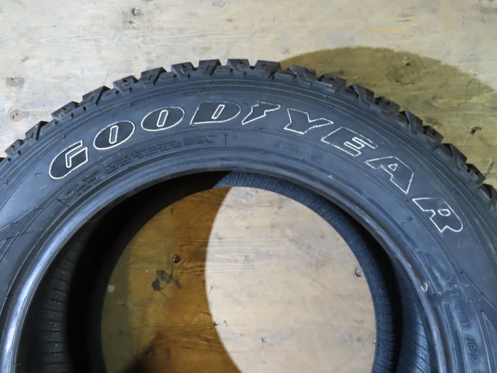 Goodyear Wrangler All-Terrain Adventure 255/55R18