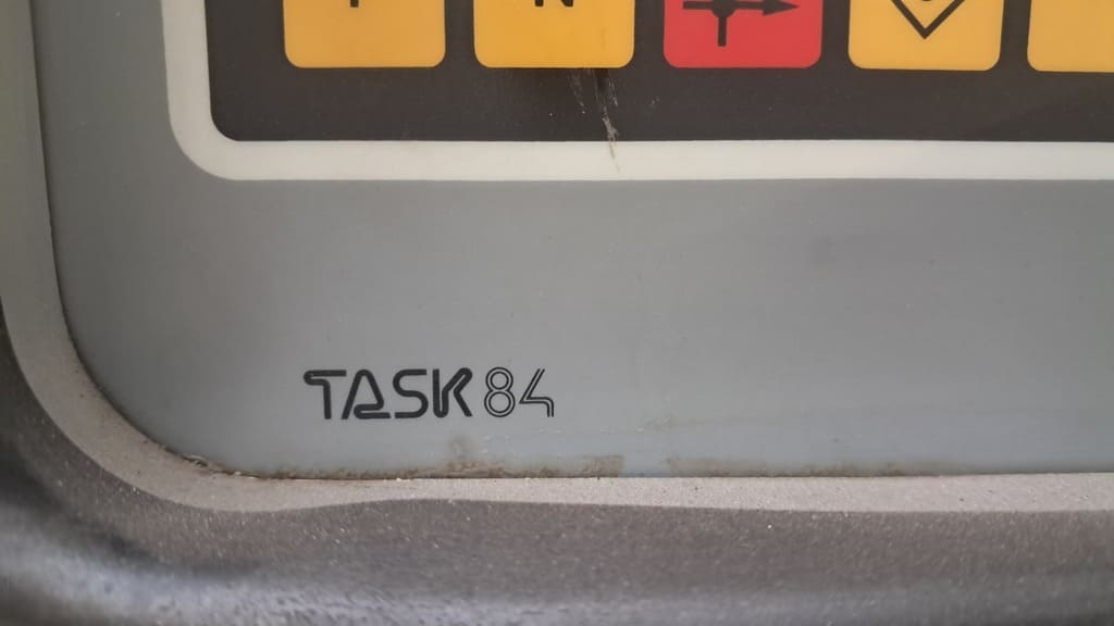 CNC-Abkantpresse inkl. Matrizen und Bedienungsanleitung