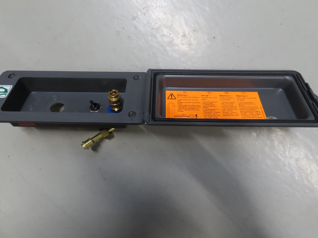 Duschkonsole mit Anschluss und Schalter