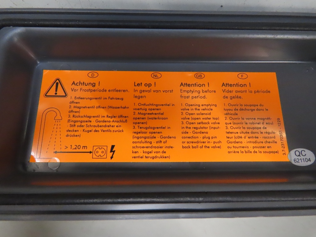 Duschkonsole mit Anschluss und Schalter