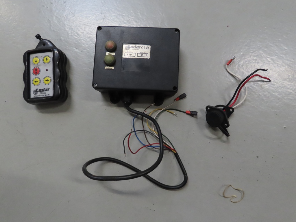 Fernsteuerung mit Empfänger für Anhänger – Occasion